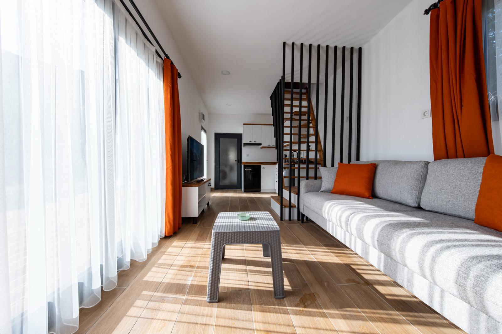 Doğa ve deniz manzaralı üst balkon